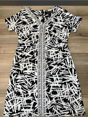 Lane Bryant Black & White Abstract Trim V-Neck Dress